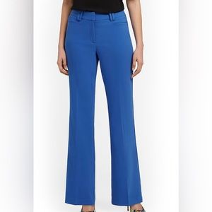 High-Waisted Curvy-Fit Wide-Leg Pant / Pantalón De vestir Talla L